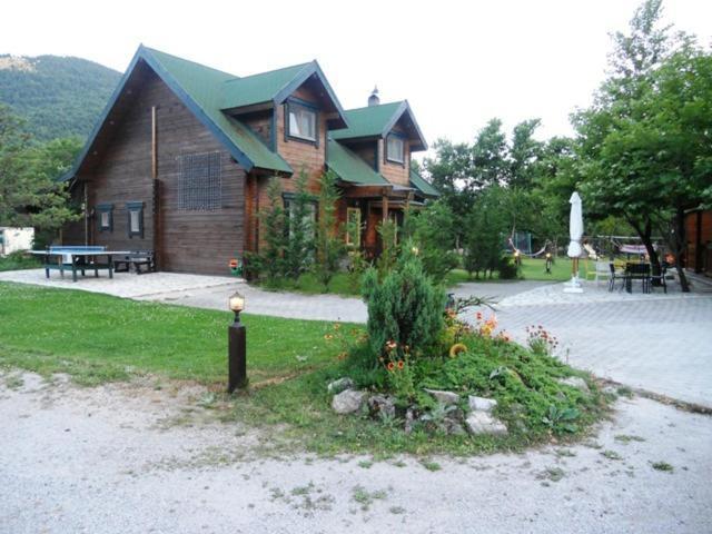 Agroktima Armonia Guest House Karpenisi ภายนอก รูปภาพ