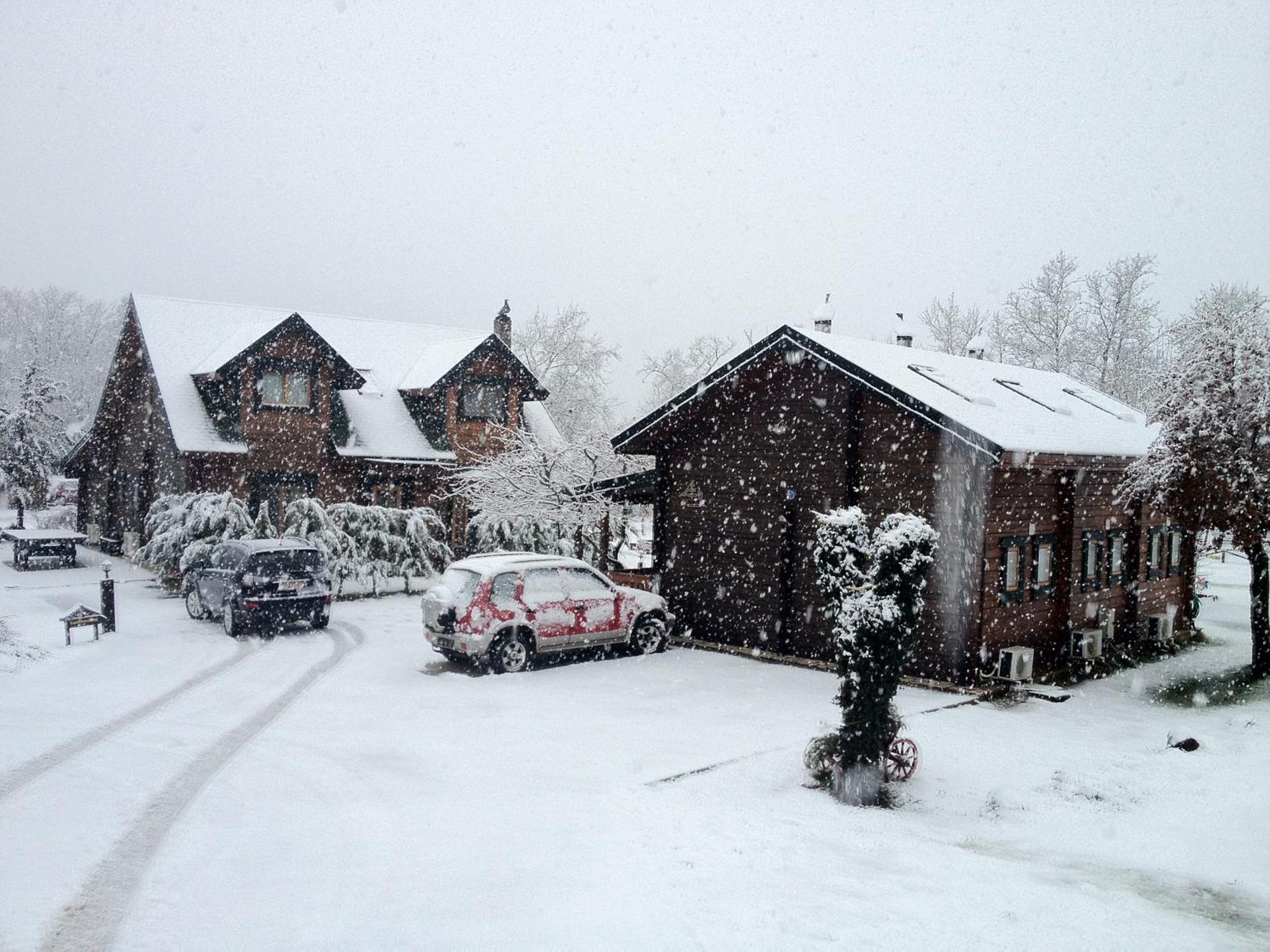 Agroktima Armonia Guest House Karpenisi ภายนอก รูปภาพ